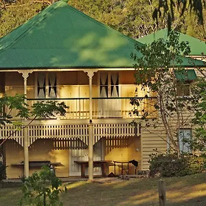 Lodge Mt Barney, Mount Barney